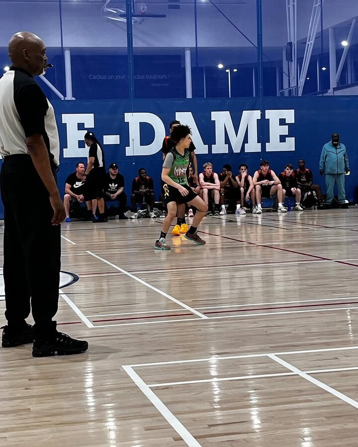 Vipers player driving up the court during a game